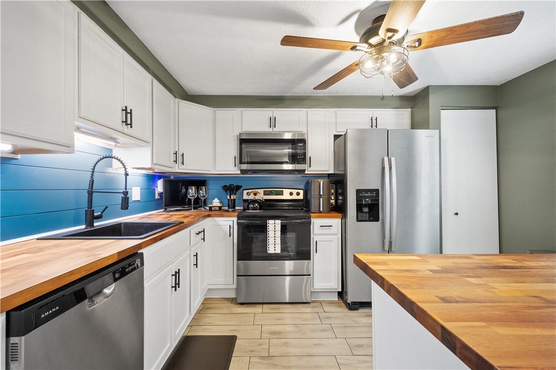 303 Sonnybrook Ct, Bethel Park, PA 15102
