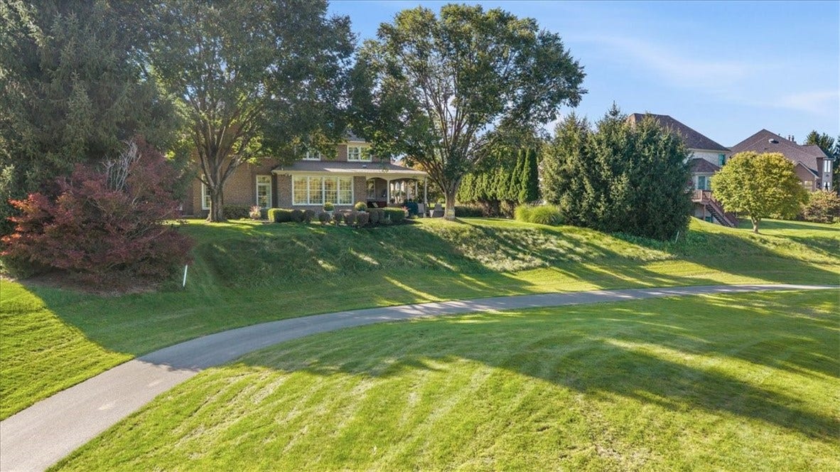 139 Sebago Lake Drive, Sewickley, PA 15143