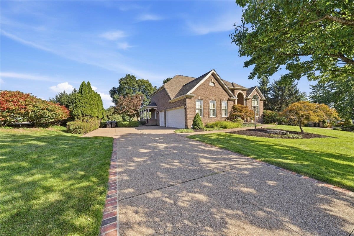 139 Sebago Lake Drive, Sewickley, PA 15143