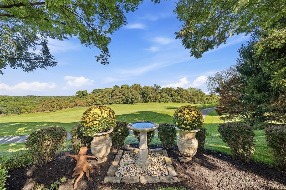 139 Sebago Lake Drive, Sewickley, PA 15143