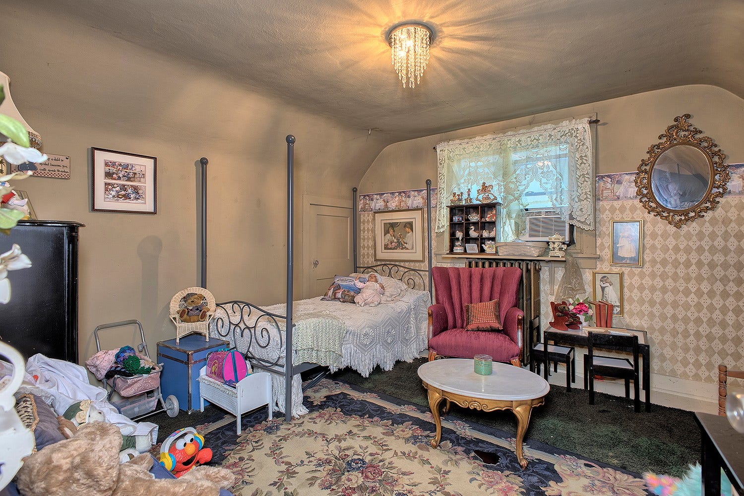 309 Dorothy Louise Drive, Jeannette, PA 15644
