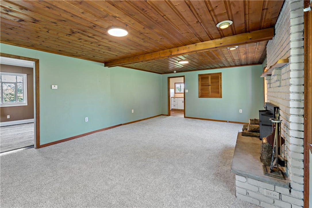 358 Municipal Dr, Rostraver, PA 15012