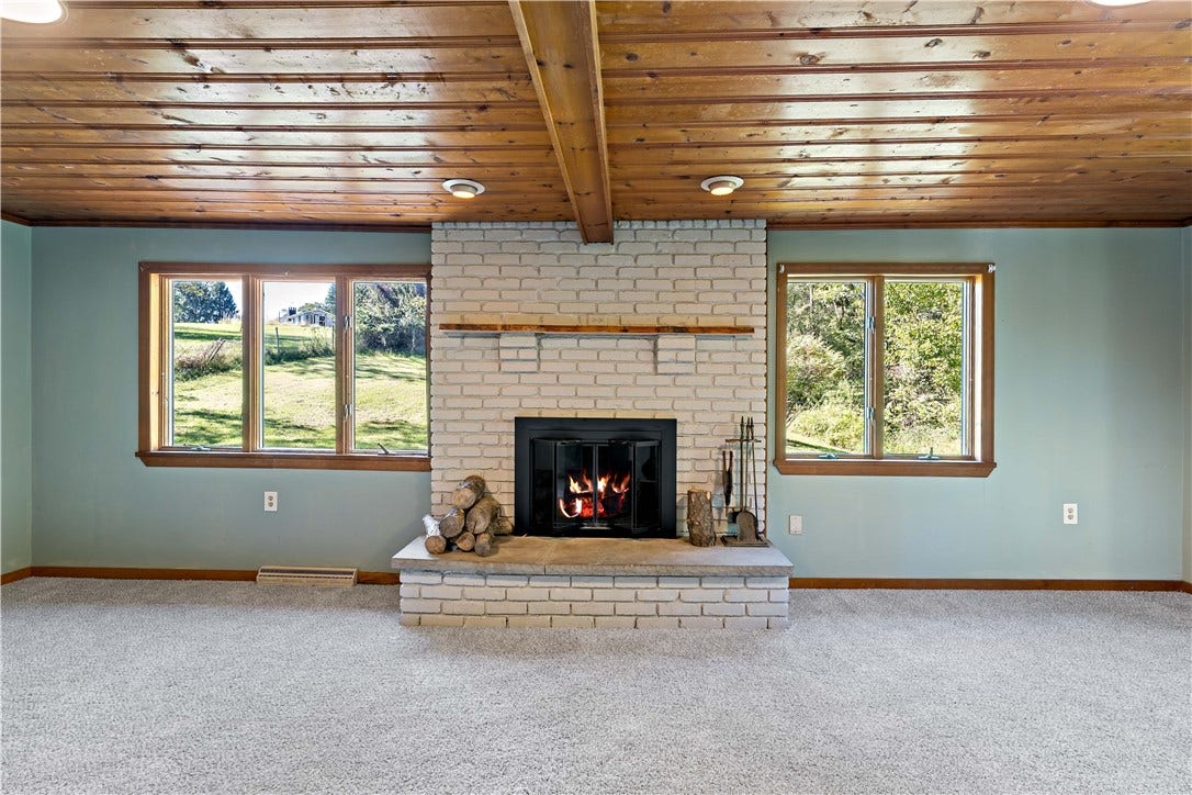 358 Municipal Dr, Rostraver, PA 15012