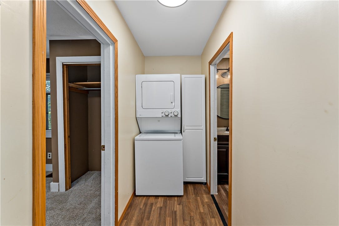 358 Municipal Dr, Rostraver, PA 15012