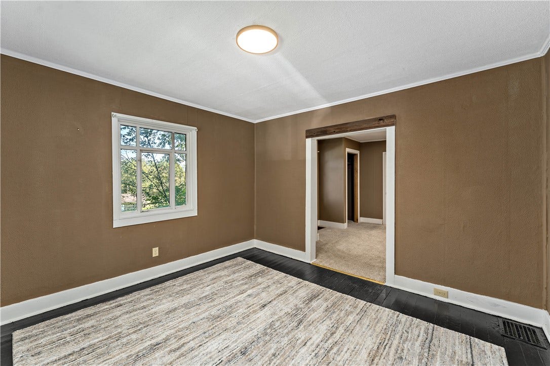 358 Municipal Dr, Rostraver, PA 15012