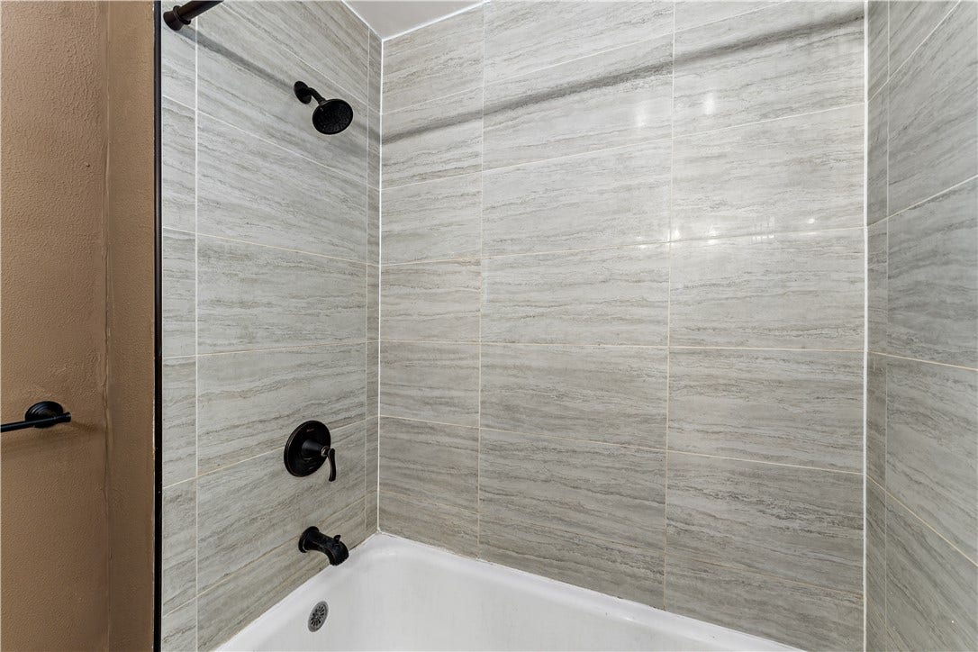 358 Municipal Dr, Rostraver, PA 15012