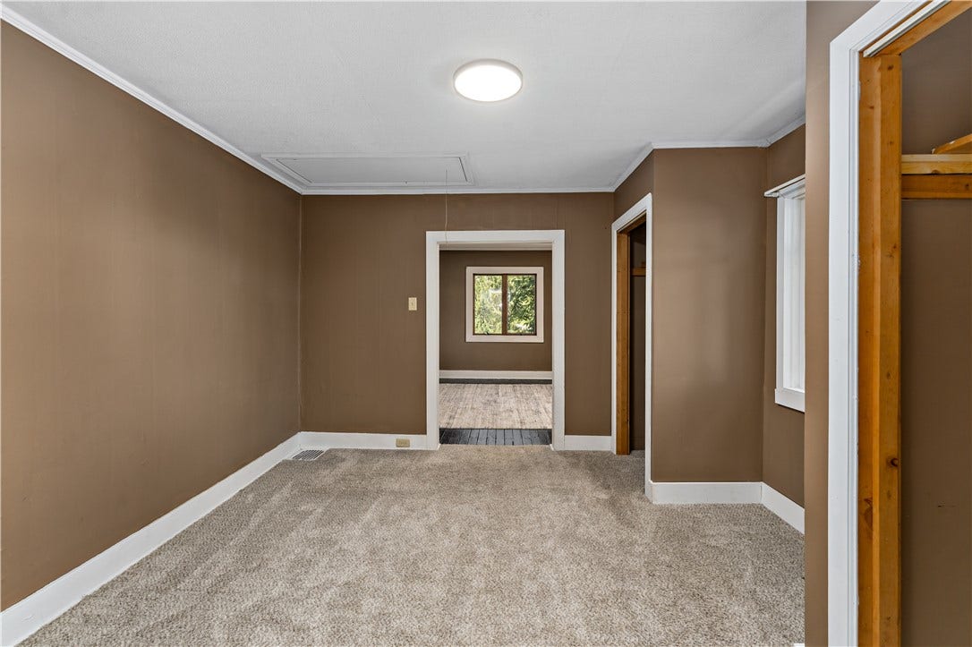 358 Municipal Dr, Rostraver, PA 15012