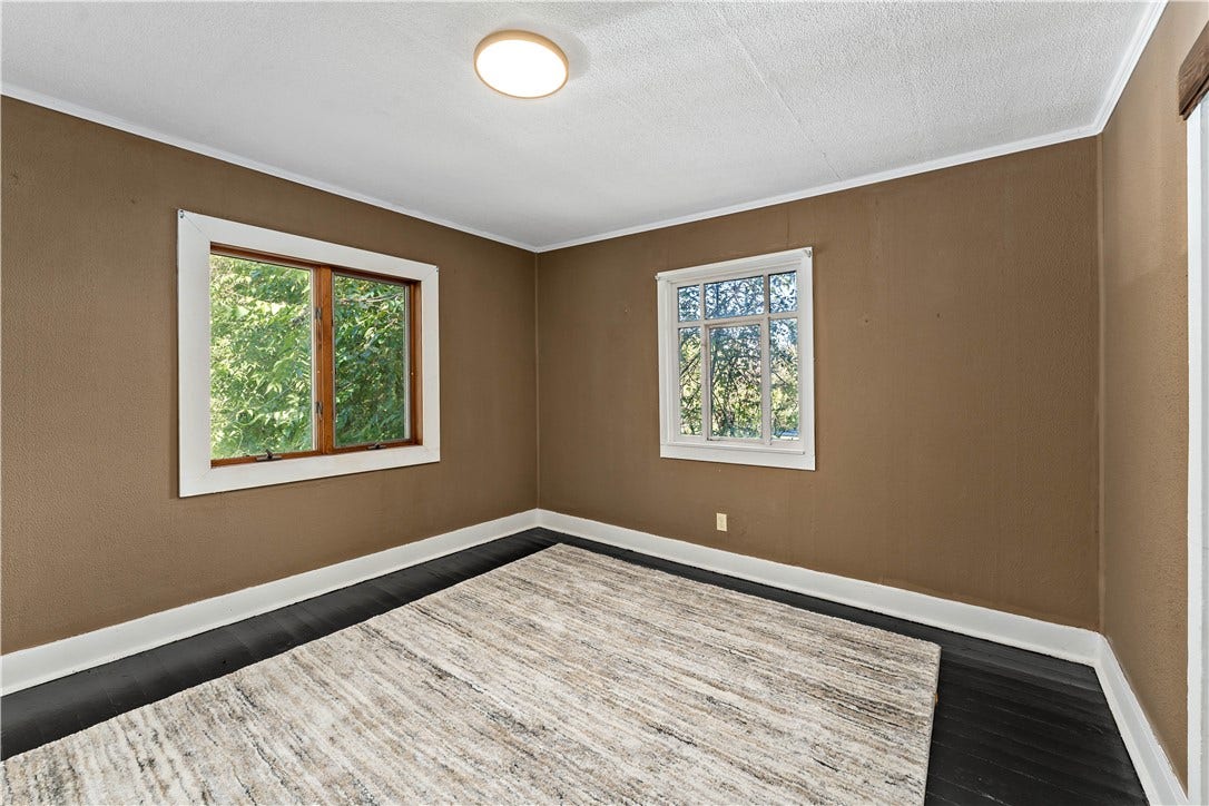 358 Municipal Dr, Rostraver, PA 15012