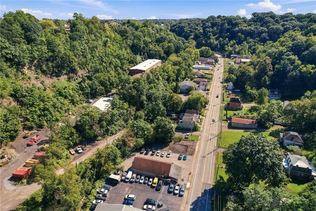879 Forest Avenue, Pittsburgh, PA 15120 Aerial View / Proximity to Main Routes