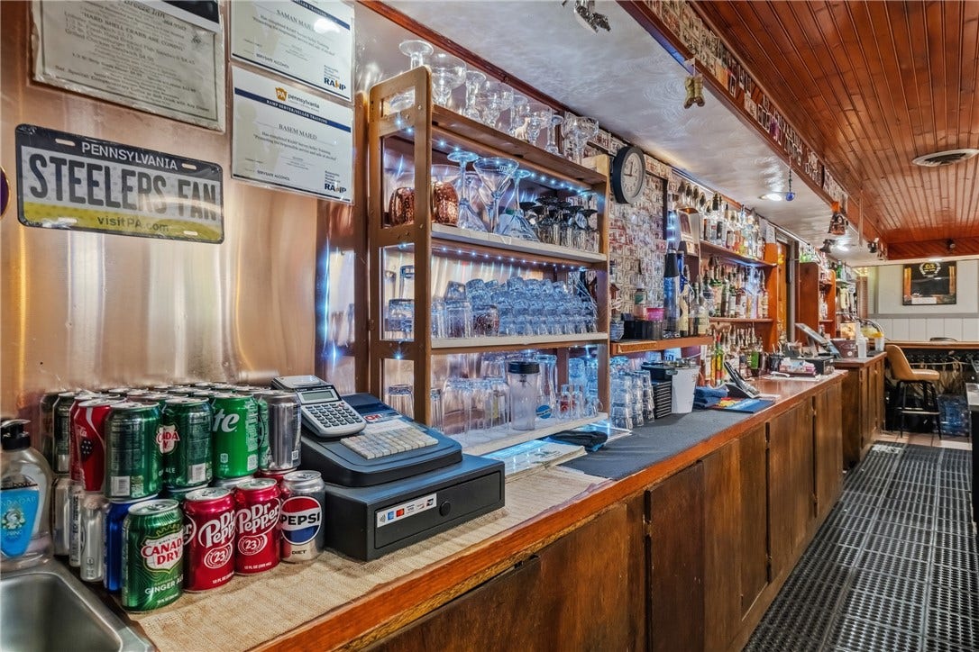 879 Forest Avenue, Pittsburgh, PA 15120 Fully Operational Back Bar Service Station