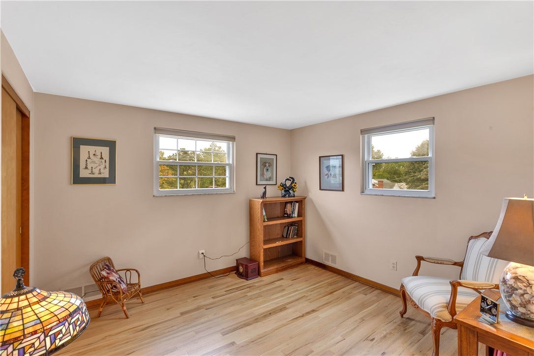 1114 Mcknight Dr, Bethel Park, PA 15102
