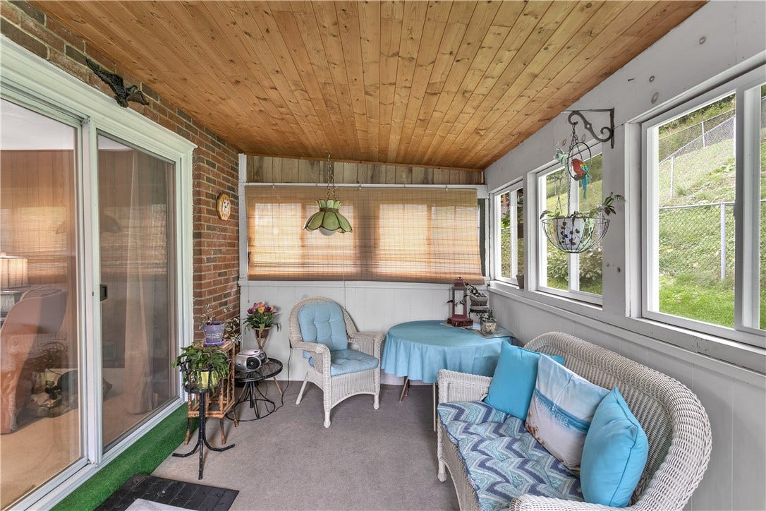 1114 Mcknight Dr, Bethel Park, PA 15102