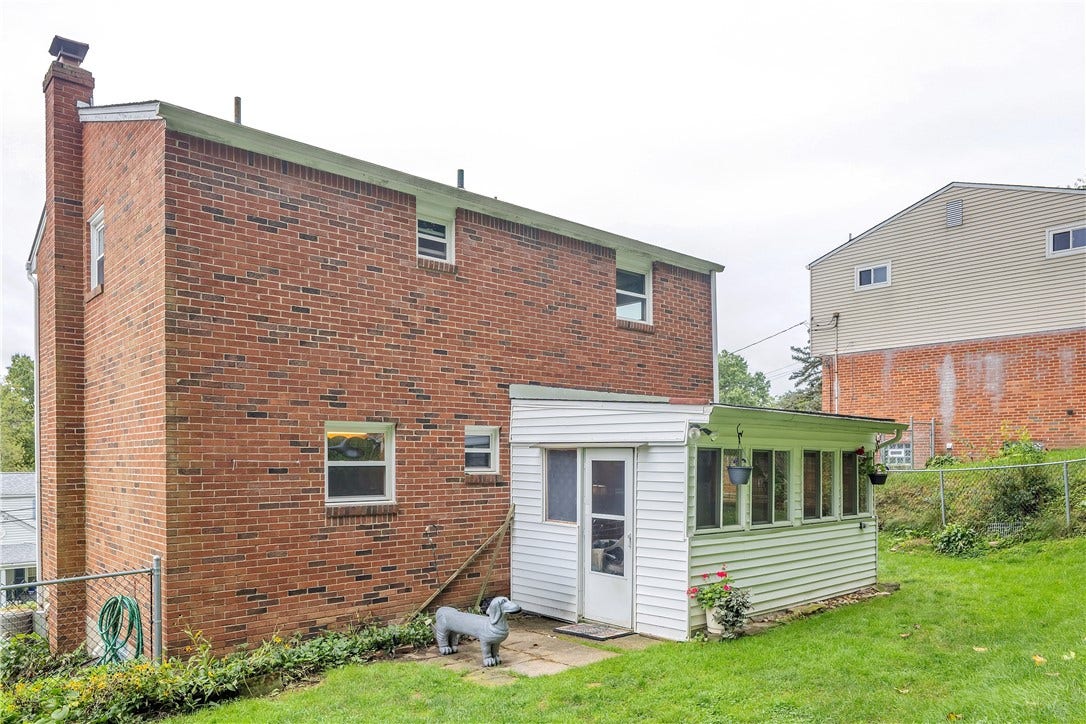 1114 Mcknight Dr, Bethel Park, PA 15102
