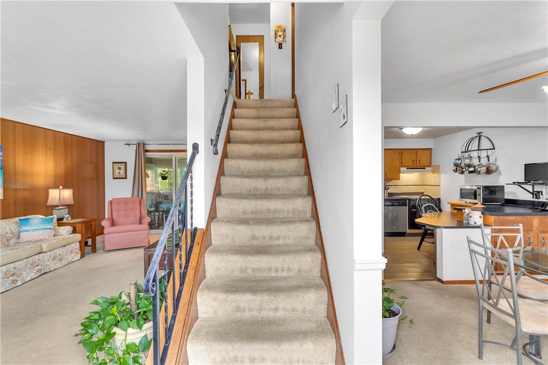 1114 Mcknight Dr, Bethel Park, PA 15102
