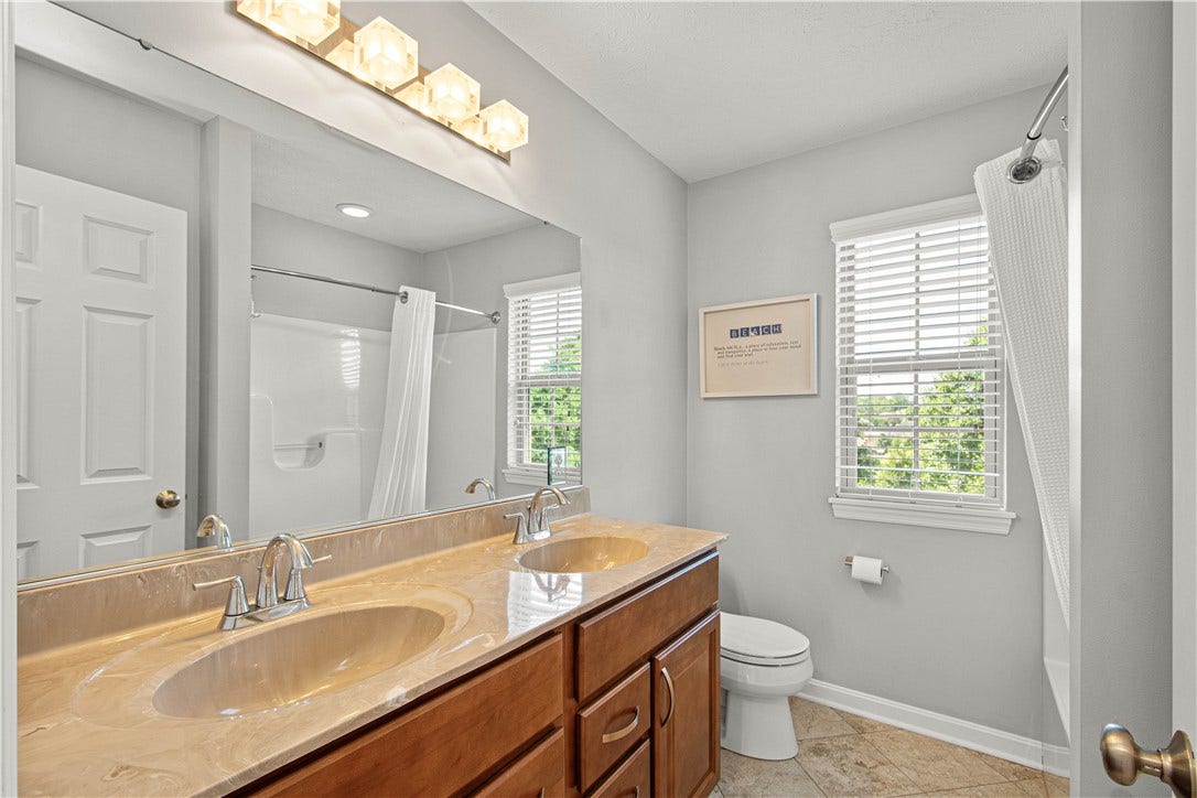 280 Palomino Dr, Bethel Park, PA 15102