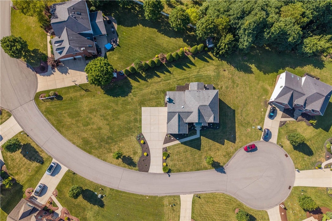 280 Palomino Dr, Bethel Park, PA 15102