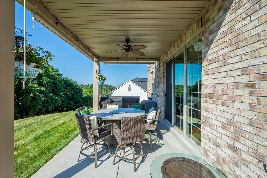 280 Palomino Dr, Bethel Park, PA 15102