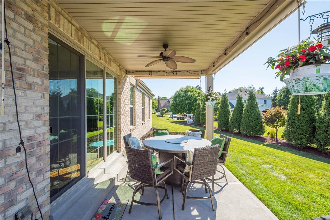 280 Palomino Dr, Bethel Park, PA 15102