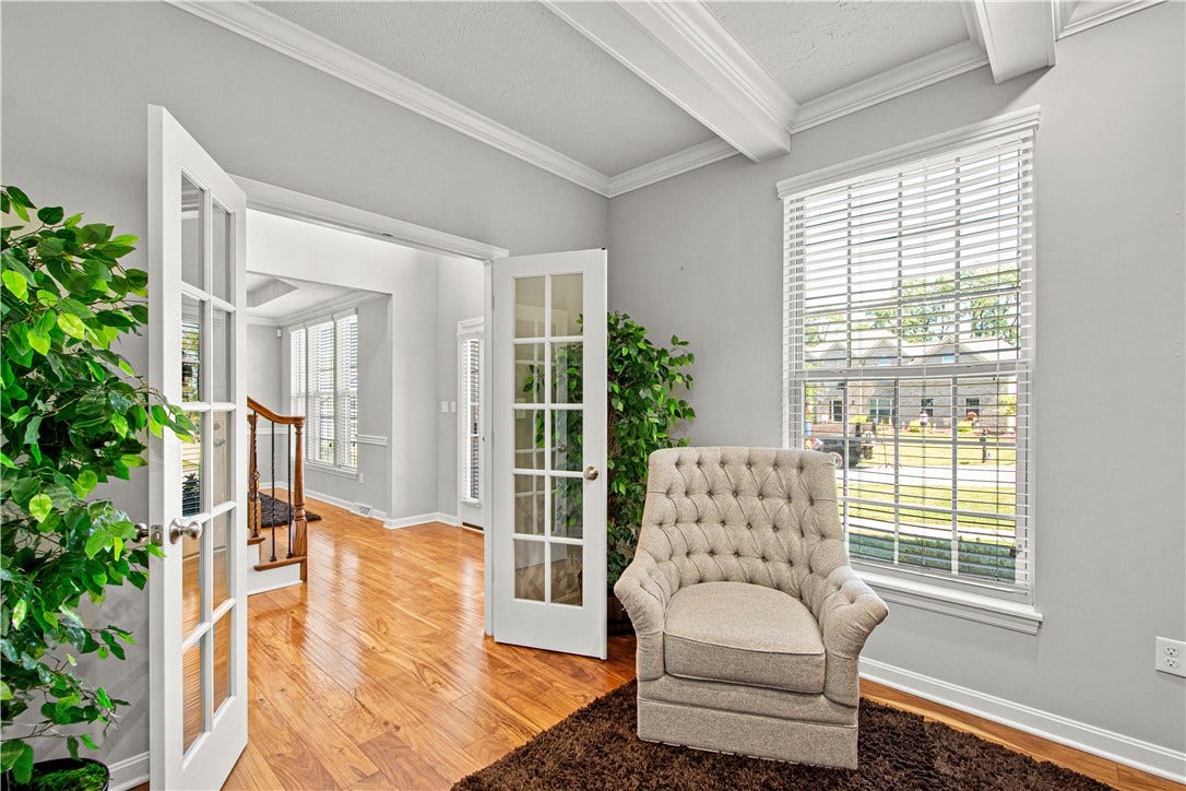 280 Palomino Dr, Bethel Park, PA 15102