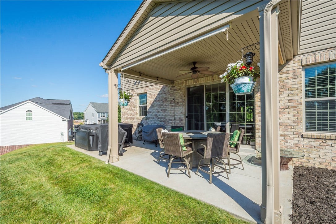 280 Palomino Dr, Bethel Park, PA 15102