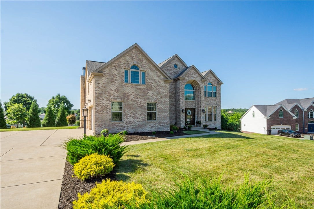 280 Palomino Dr, Bethel Park, PA 15102