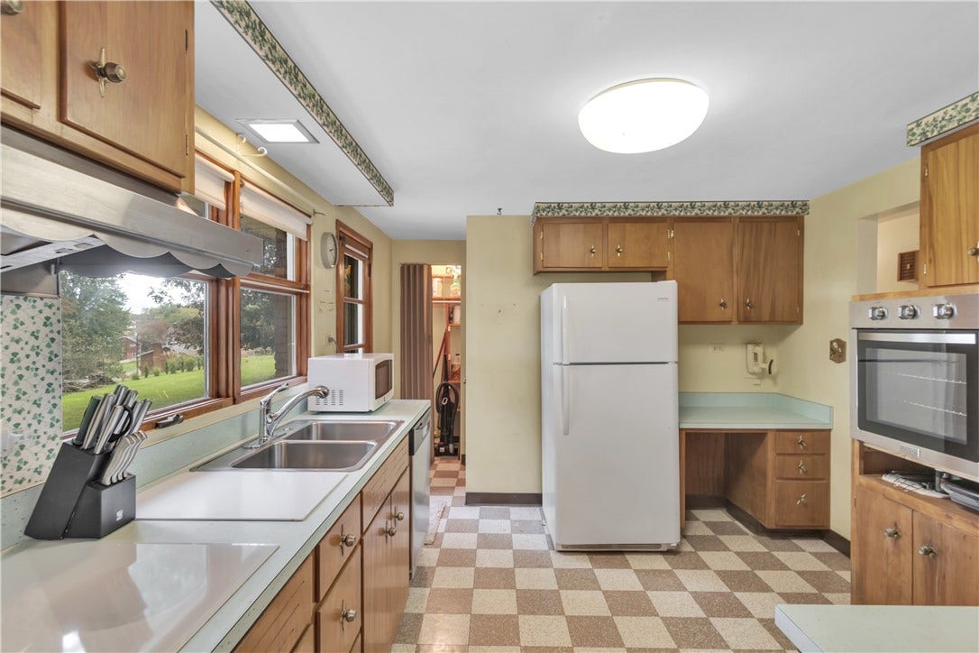 771 Kimlyn Avenue, Irwin, PA 15642