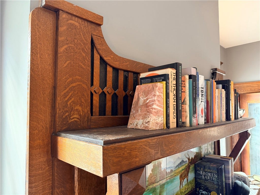Detail of bedroom mantle