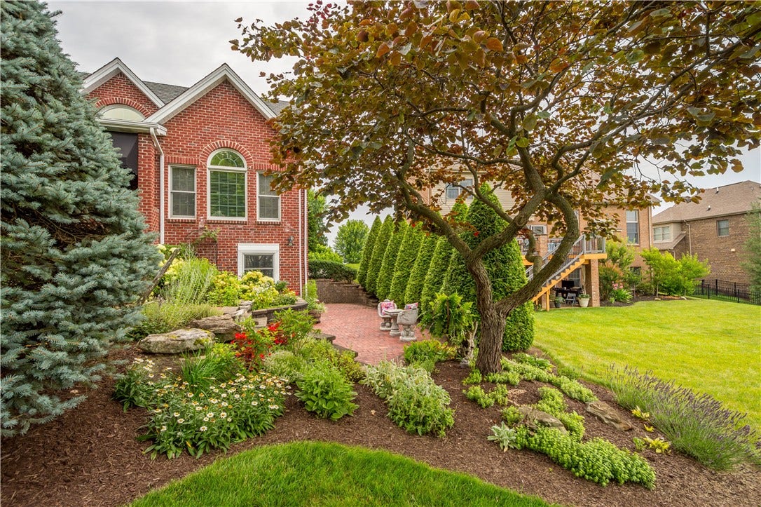 1005 Skyline Drive, Canonsburg, PA 15317