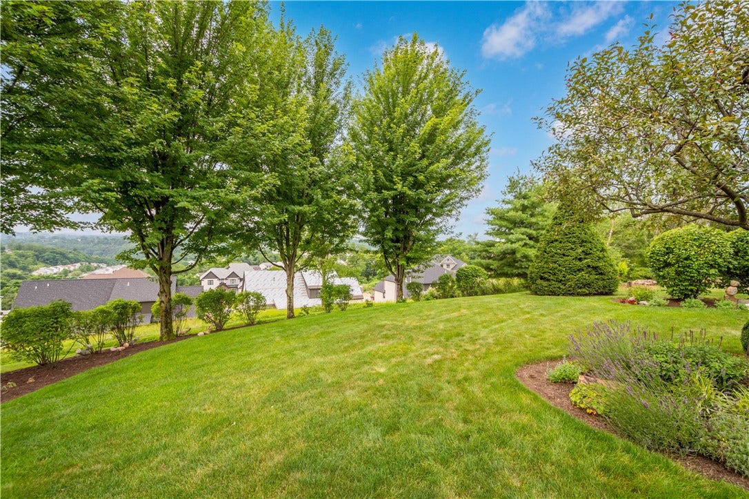 1005 Skyline Drive, Canonsburg, PA 15317