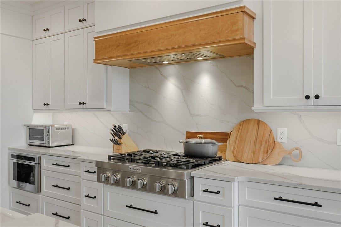 2014 Cherry Rd, Gibsonia, PA 15044