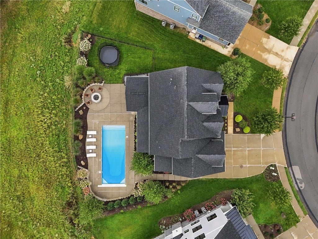 2014 Cherry Rd, Gibsonia, PA 15044