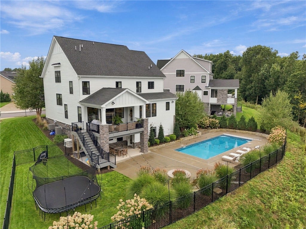 2014 Cherry Rd, Gibsonia, PA 15044