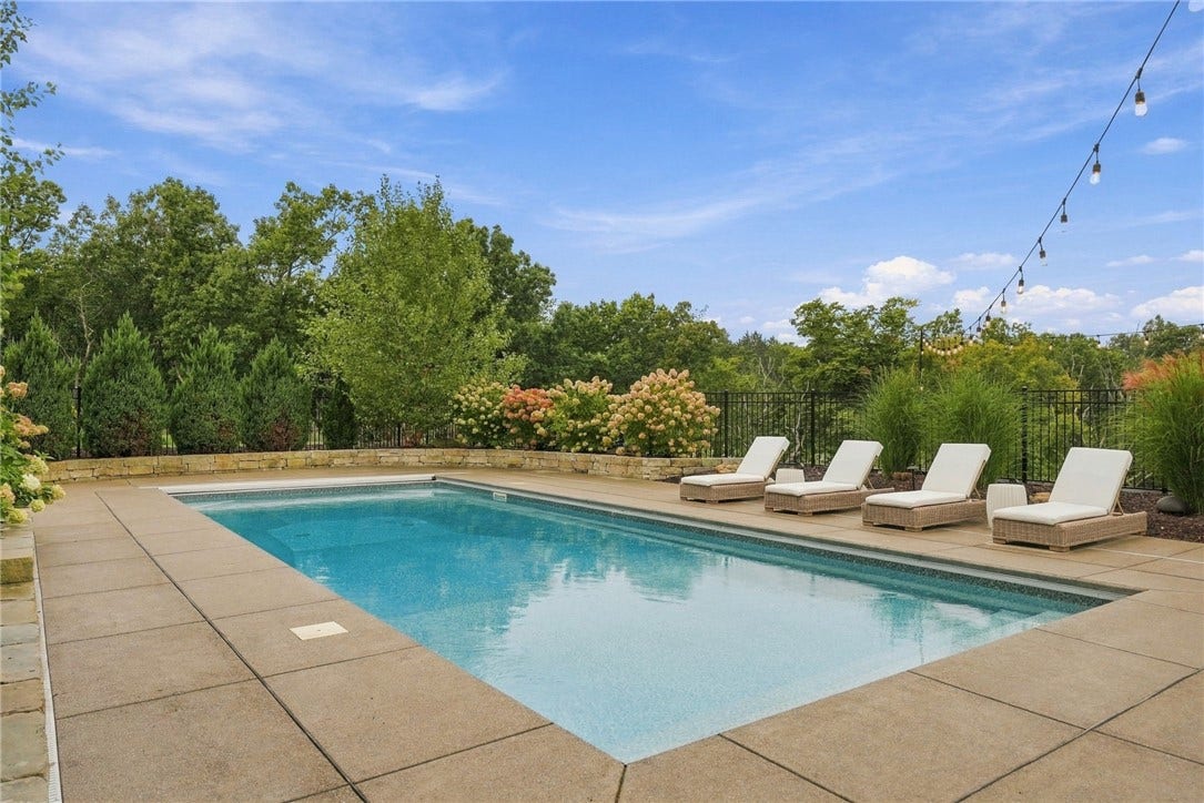 2014 Cherry Rd, Gibsonia, PA 15044
