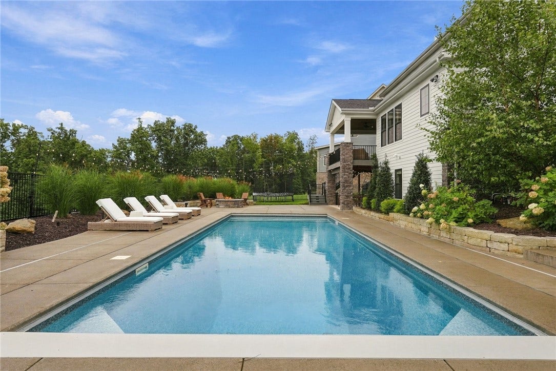 2014 Cherry Rd, Gibsonia, PA 15044