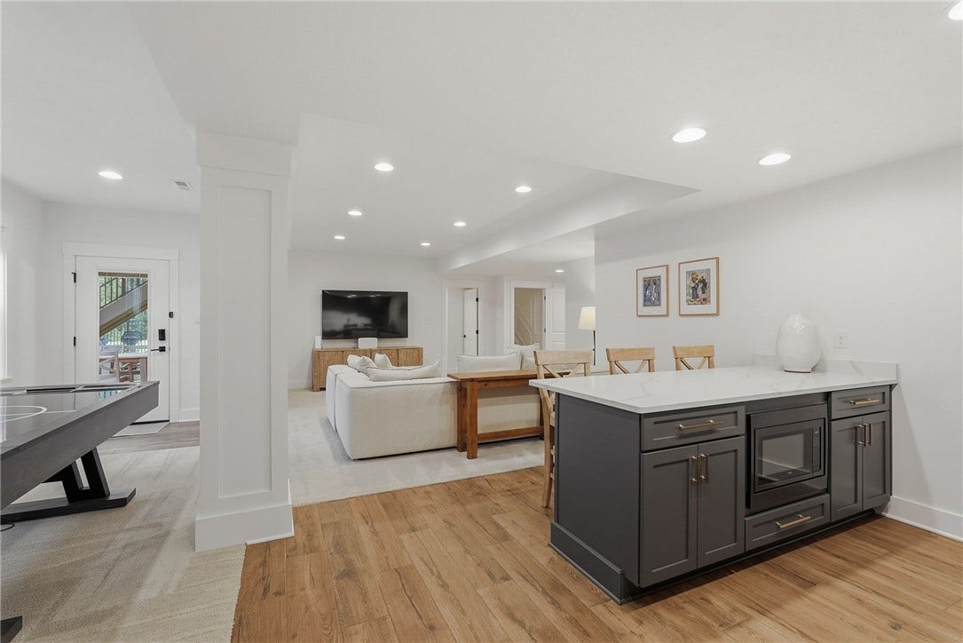 2014 Cherry Rd, Gibsonia, PA 15044