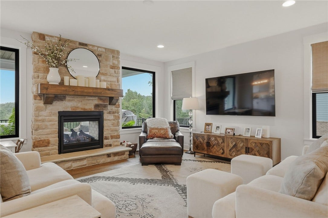 2014 Cherry Rd, Gibsonia, PA 15044