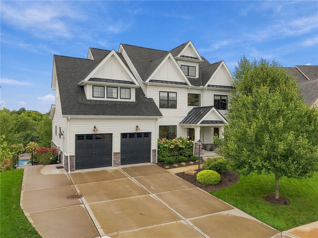 2014 Cherry Rd, Gibsonia, PA 15044