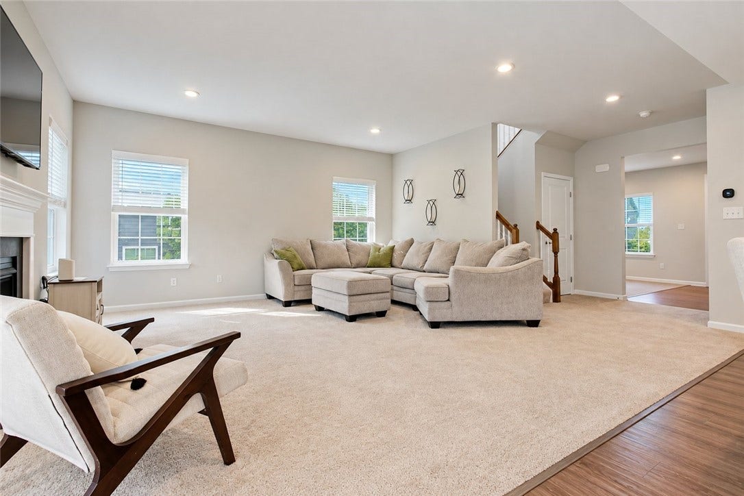 Living room 18x17