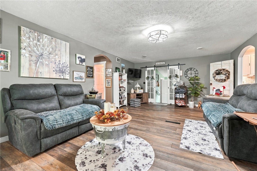 309 Bombishi Rd, Utica, PA 16362