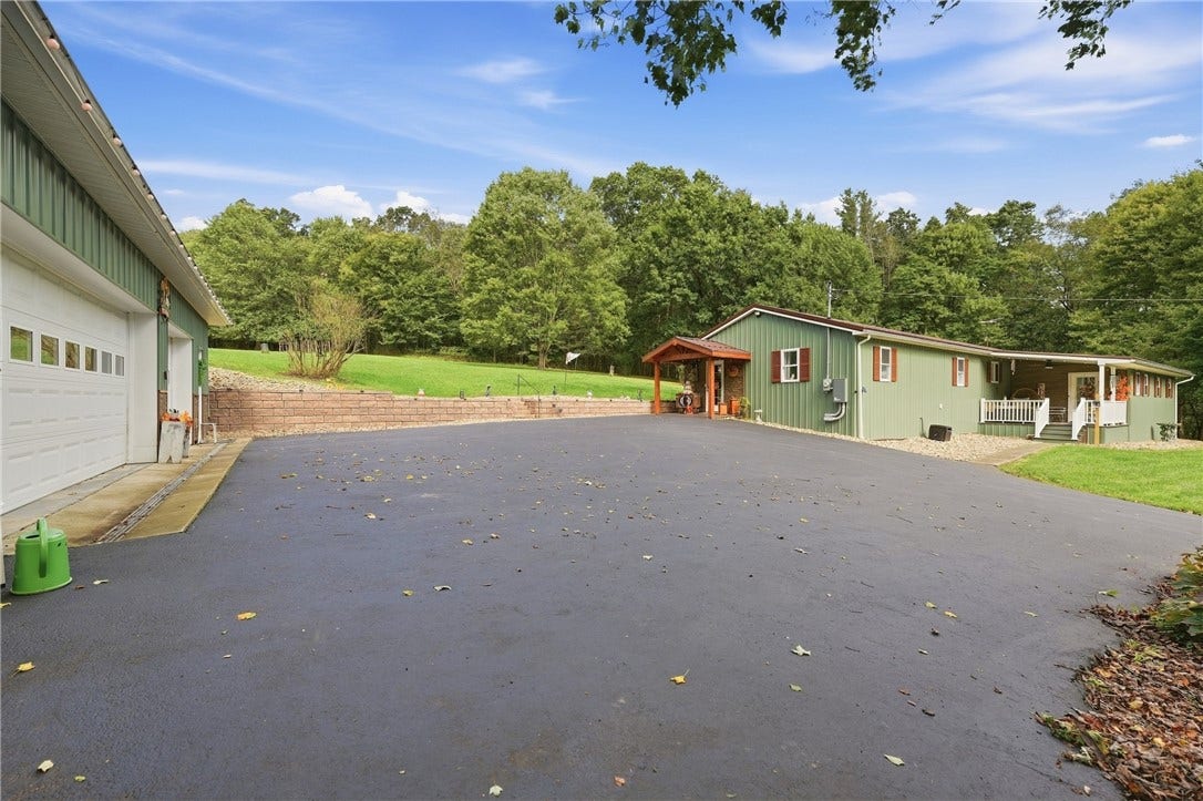309 Bombishi Rd, Utica, PA 16362