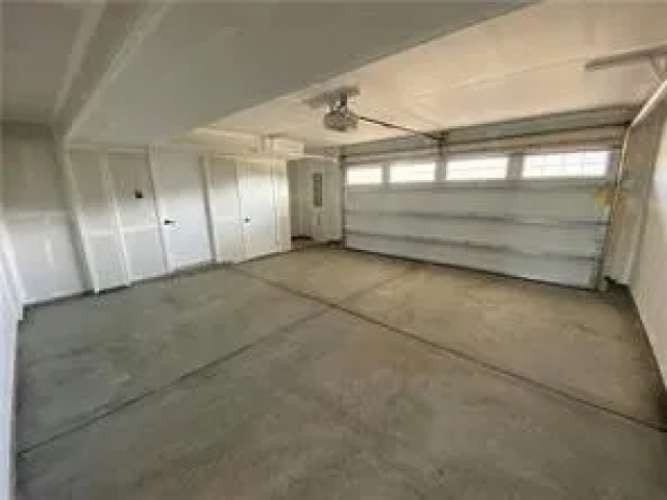 1052 Adair Ave, Valencia, PA 16059