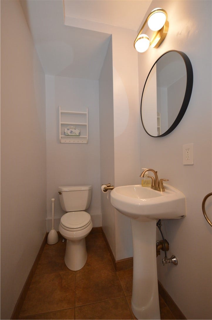 4323 Andover Terrace, Pittsburgh, PA 15213 half bath on first floor