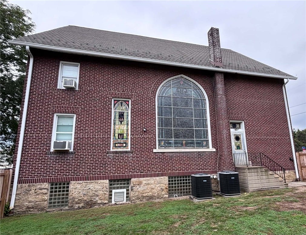 1100 VINE ST, Connellsville, PA 15425