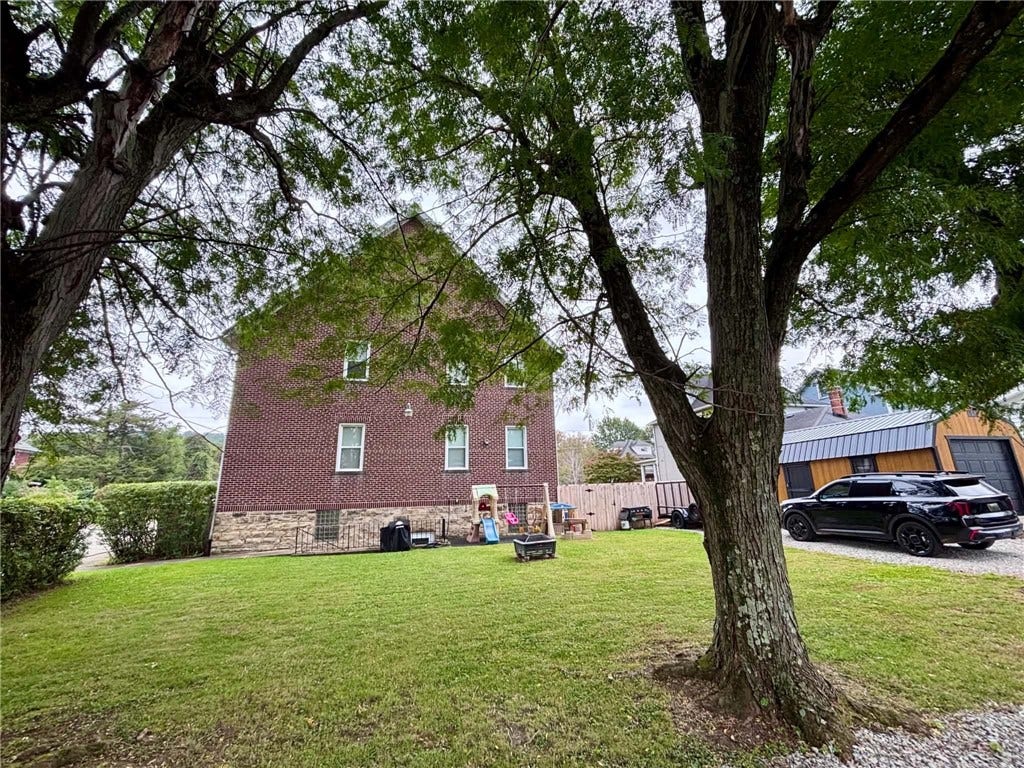 1100 VINE ST, Connellsville, PA 15425