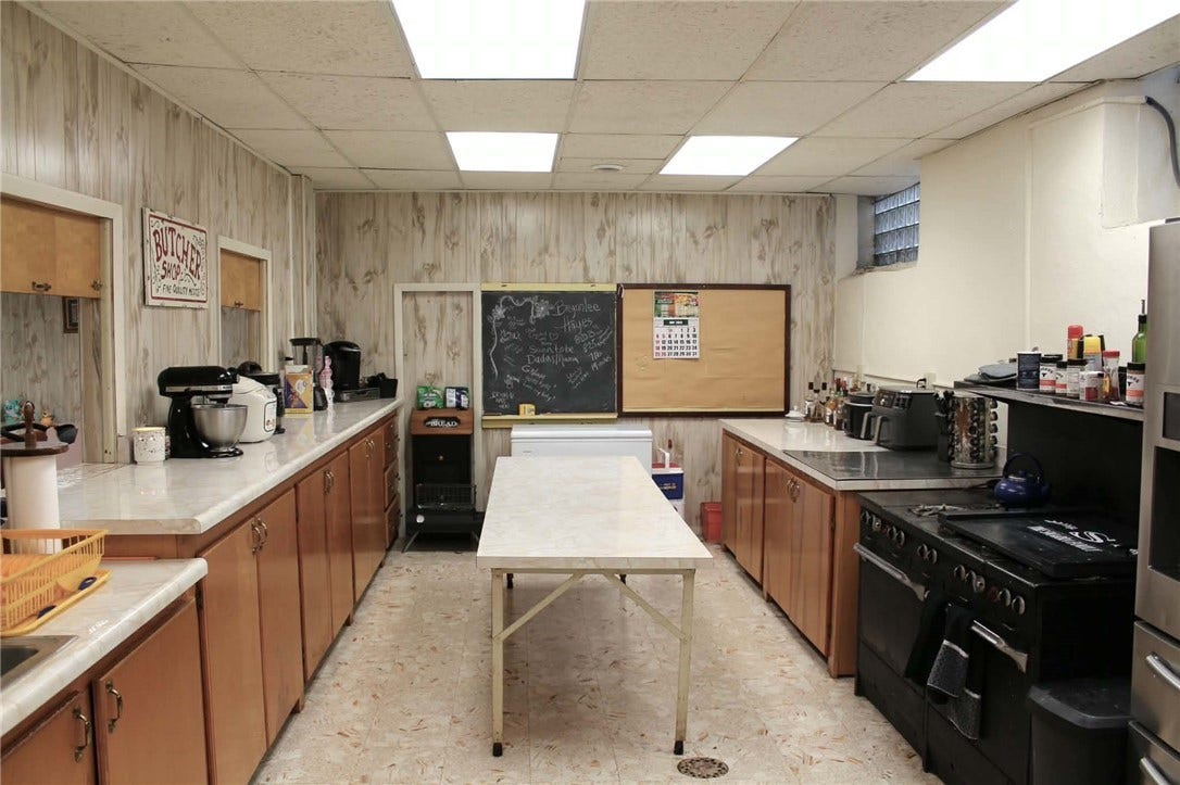 1100 VINE ST, Connellsville, PA 15425