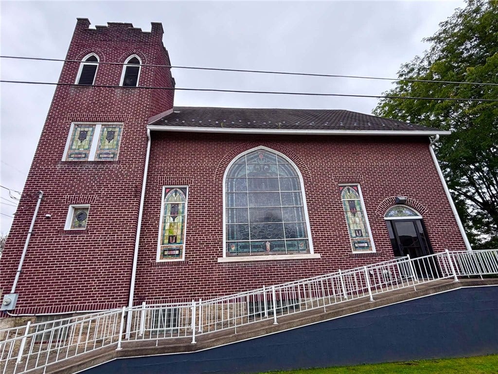 1100 VINE ST, Connellsville, PA 15425