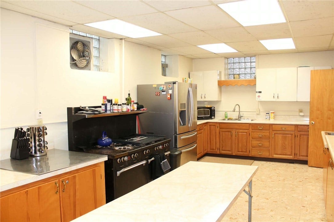 1100 VINE ST, Connellsville, PA 15425