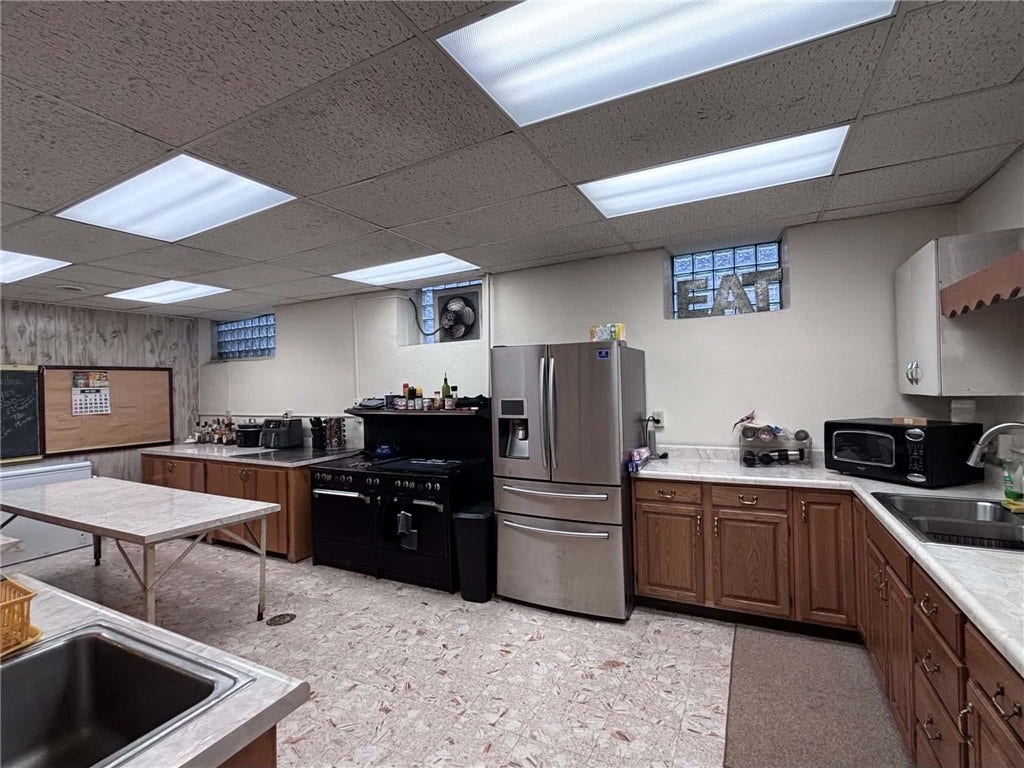 1100 VINE ST, Connellsville, PA 15425