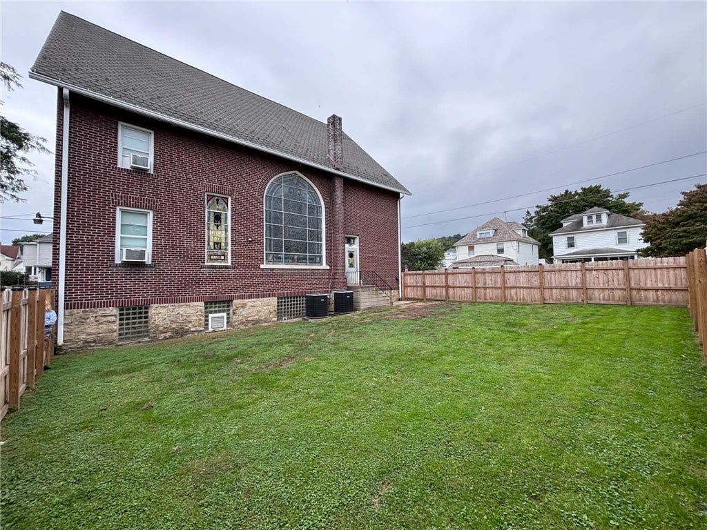 1100 VINE ST, Connellsville, PA 15425