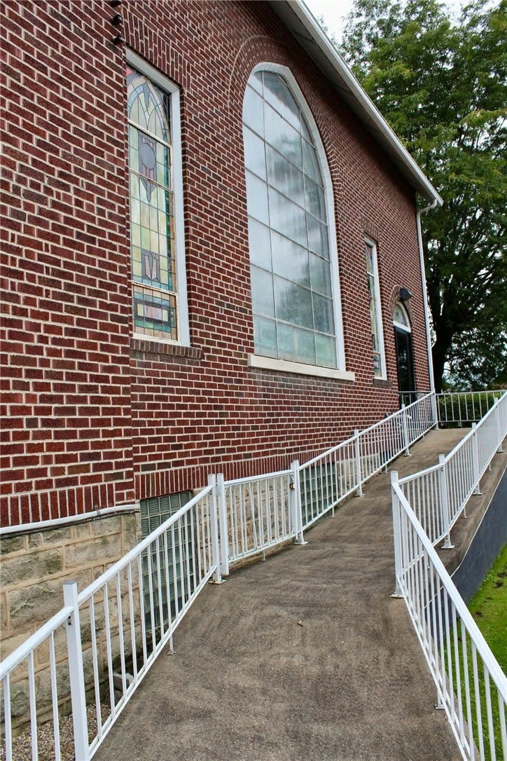 1100 VINE ST, Connellsville, PA 15425